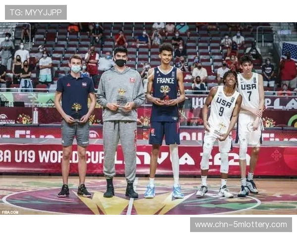 霍姆格伦与文班亚马内线对决渐成新冤家，马刺雷霆竞争白热化