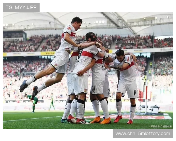 汉堡两度落后两度扳平，拜仁防线疲劳暴露隐患