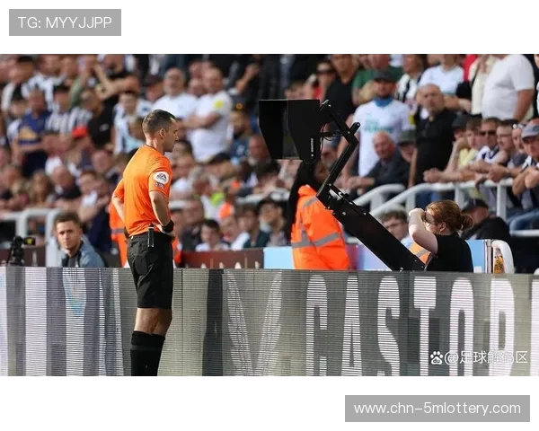 英超联盟推出裁判培训计划:二月新增VAR判罚模拟课程 英超联盟推出裁判培训计划:二月新增VAR判罚模拟课程